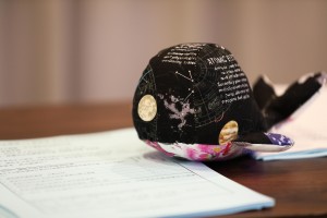 桃園國中老師親自手作可愛鯨魚布偶向老師致敬