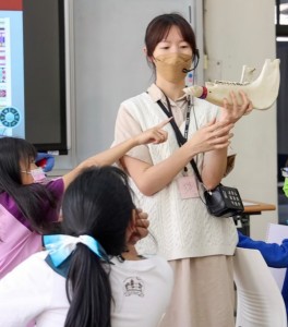 驢顎骨的聲音,學員都感新奇。