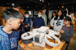 ▲巨型無人機，可用於噴灑農藥、電塔清洗等用途。