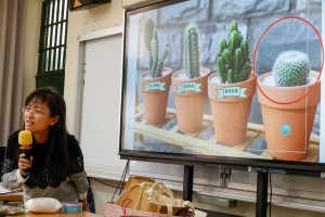 ▲堯慧老師介紹各種多肉植物。