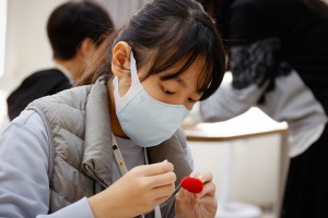 ▲縫製最後的裝飾線。