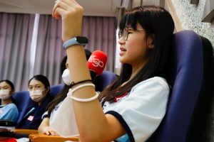 ▲學生也很踴躍參與，翻譯英文佳句。
