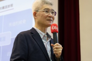 胡董事長也把他的挫折大公開，讓學生們了解面對人生該有的態度