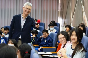 現場氣場熱絡，大家問董事長的問題都很實際喔