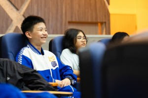 原來董事長學習經歷如此不按牌理出牌，大家聽得津津有味